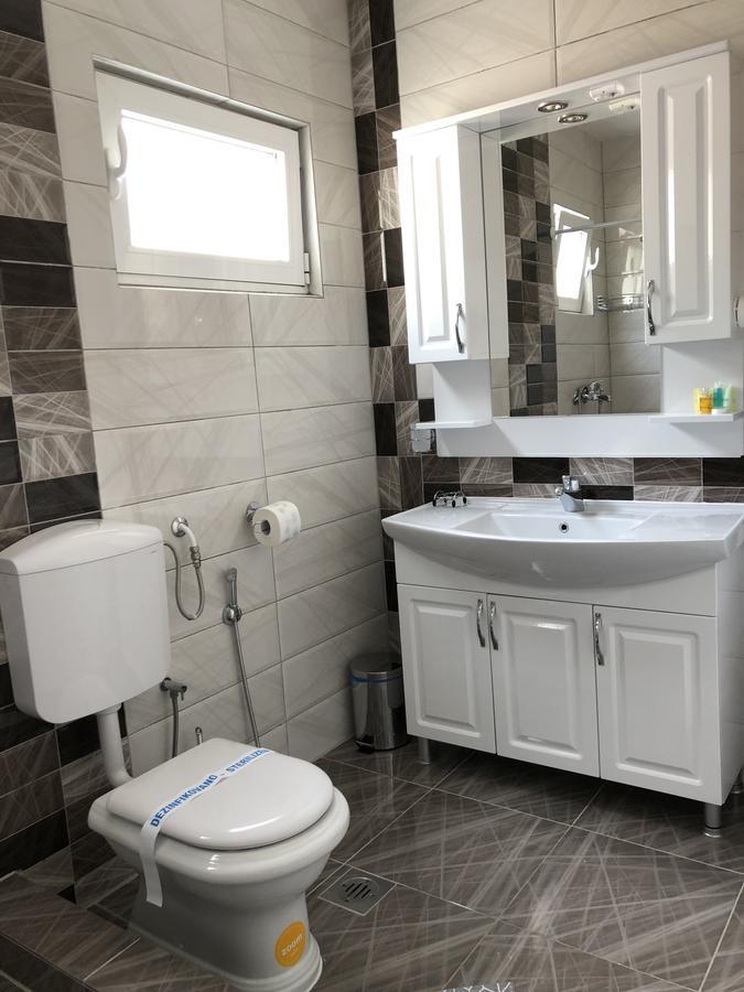 Petrovac Three Palms Apartments Novakovic מראה חיצוני תמונה